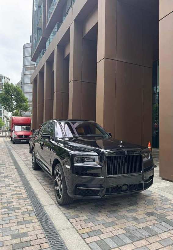 Rolls-Royce Cullinan, black and orange
