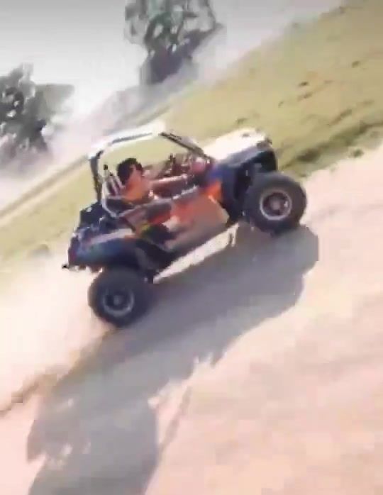 Polaris RZR XP 1000 buggy