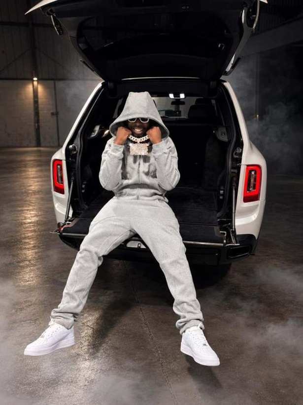 Rolls-Royce Cullinan, white