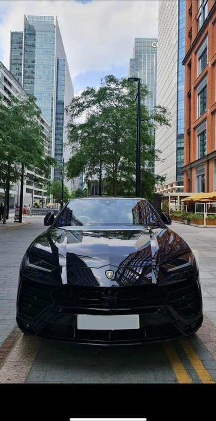 Lamborghini Urus, black